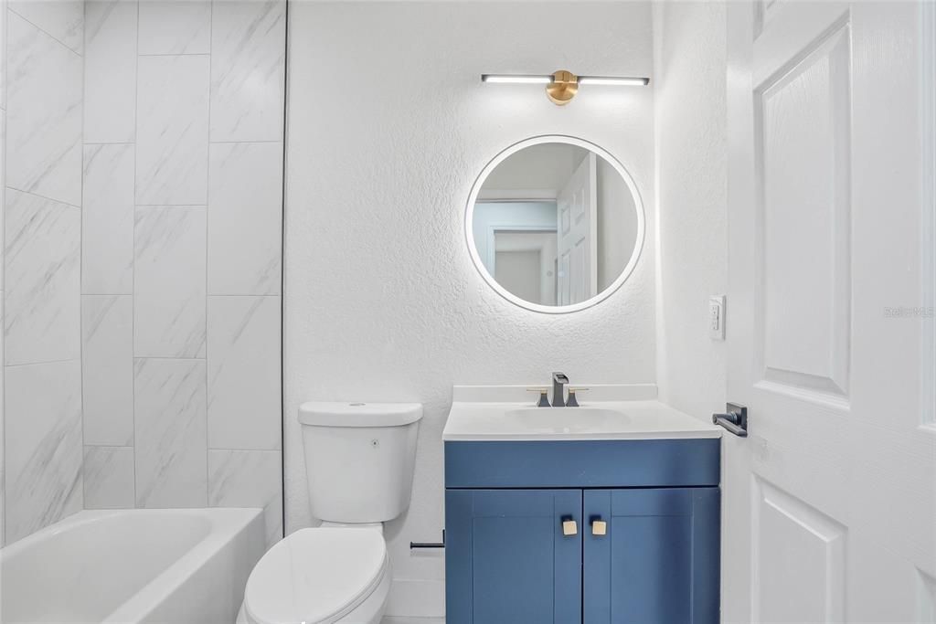 Activo con contrato: $269,900 (4 camas, 2 baños, 1400 Pies cuadrados)
