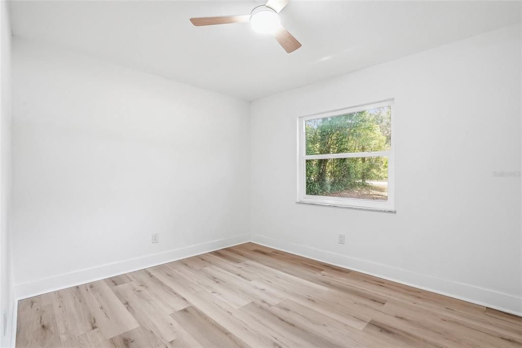 Activo con contrato: $269,900 (4 camas, 2 baños, 1400 Pies cuadrados)