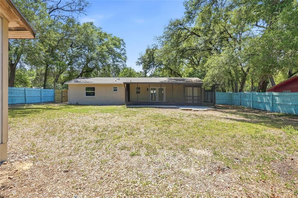 Activo con contrato: $269,900 (4 camas, 2 baños, 1400 Pies cuadrados)