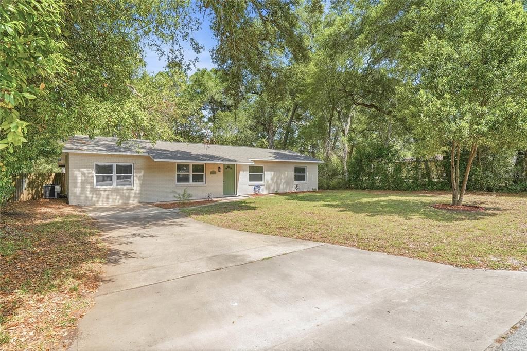 Activo con contrato: $269,900 (4 camas, 2 baños, 1400 Pies cuadrados)