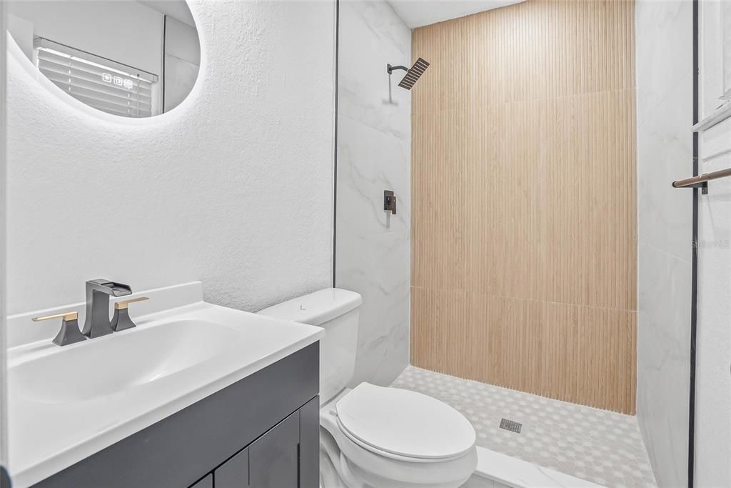 Activo con contrato: $269,900 (4 camas, 2 baños, 1400 Pies cuadrados)
