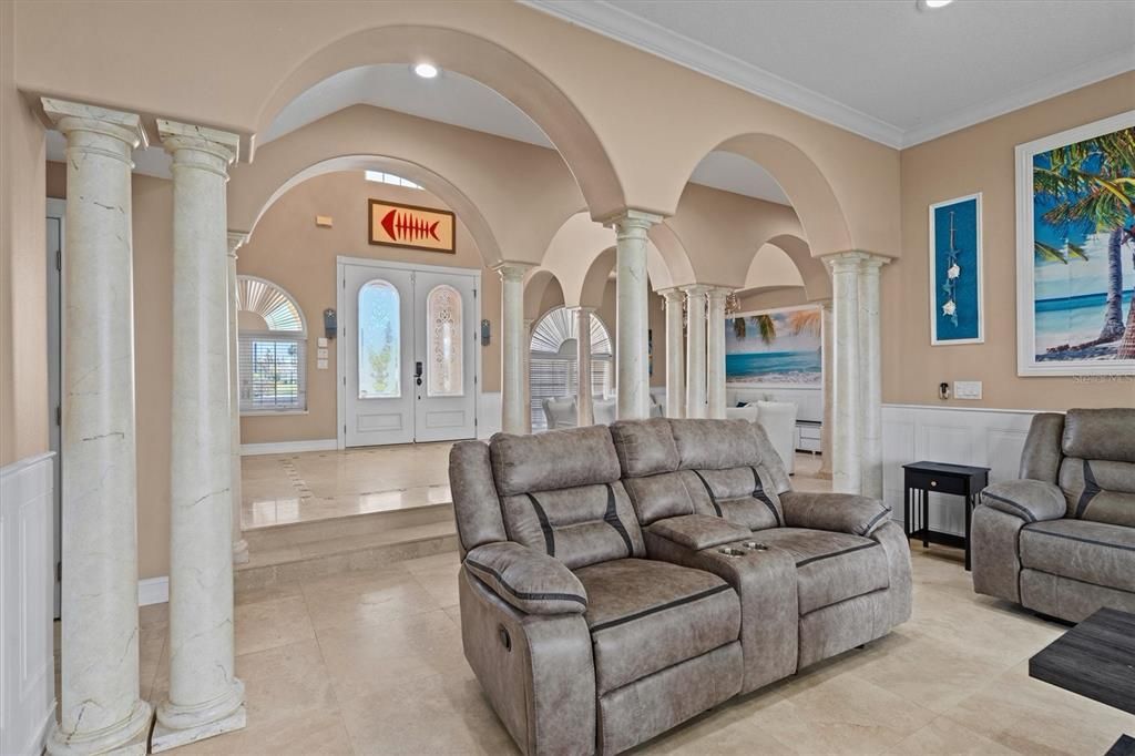 For Sale: $3,100,000 (7 beds, 5 baths, 4967 Square Feet)