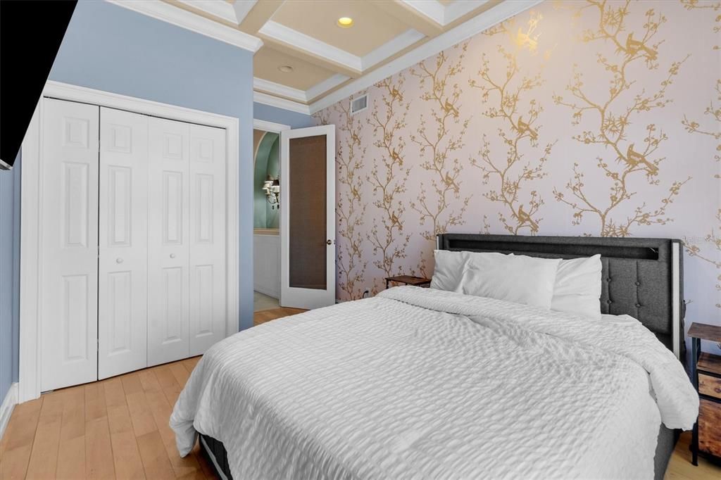 For Sale: $3,100,000 (7 beds, 5 baths, 4967 Square Feet)