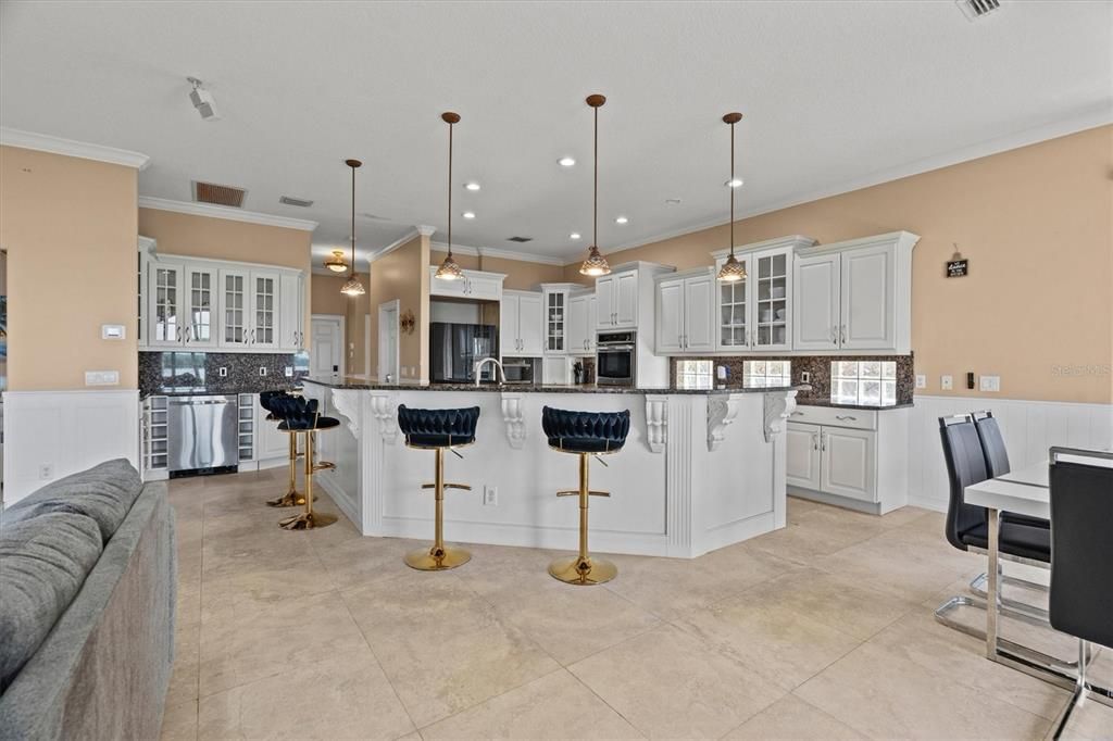 For Sale: $3,100,000 (7 beds, 5 baths, 4967 Square Feet)