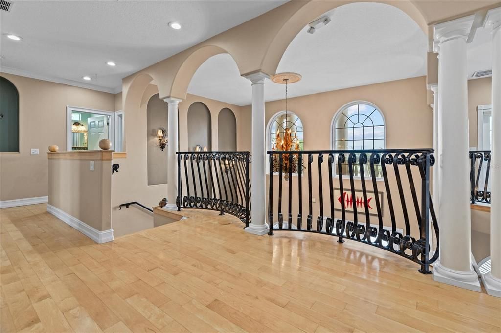 For Sale: $3,100,000 (7 beds, 5 baths, 4967 Square Feet)