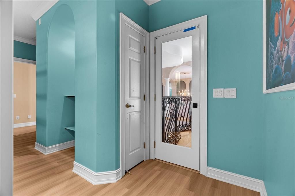 For Sale: $3,100,000 (7 beds, 5 baths, 4967 Square Feet)