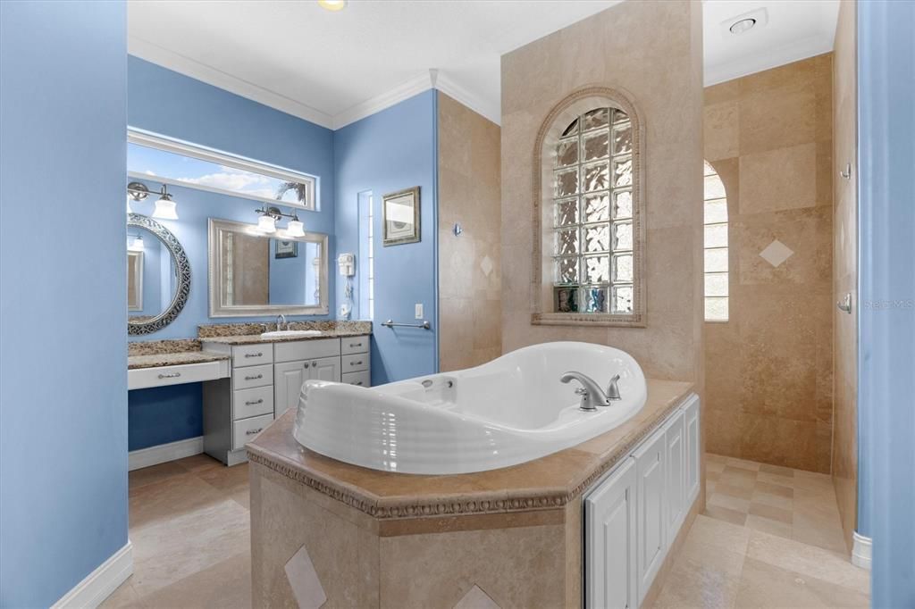 For Sale: $3,100,000 (7 beds, 5 baths, 4967 Square Feet)