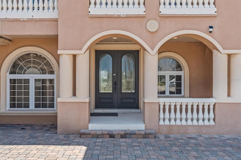 For Sale: $3,100,000 (7 beds, 5 baths, 4967 Square Feet)