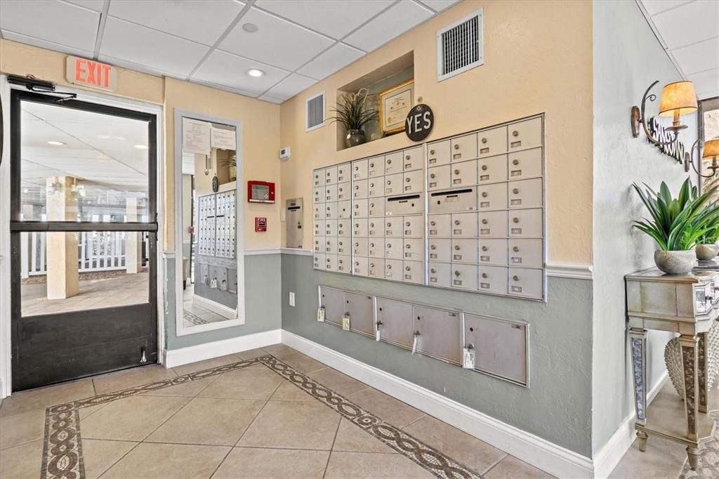 For Sale: $1,275,000 (2 beds, 2 baths, 1515 Square Feet)