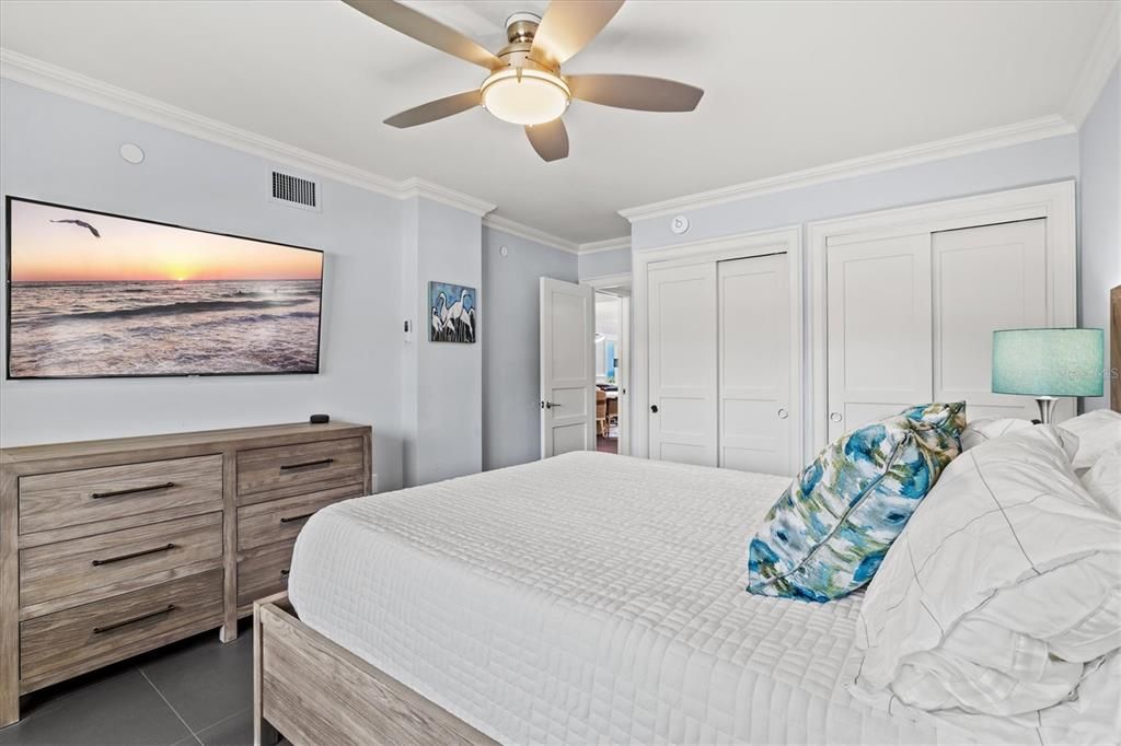 For Sale: $1,275,000 (2 beds, 2 baths, 1515 Square Feet)