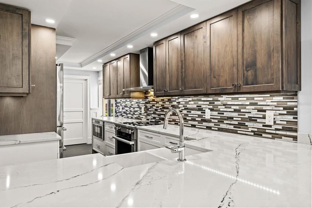 For Sale: $1,275,000 (2 beds, 2 baths, 1515 Square Feet)