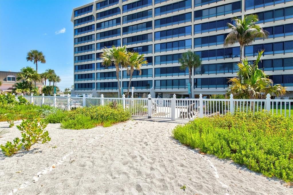 For Sale: $1,275,000 (2 beds, 2 baths, 1515 Square Feet)