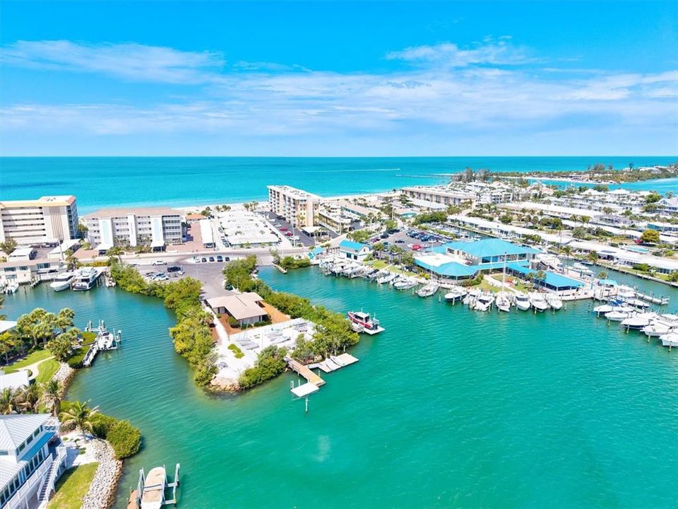 For Sale: $1,275,000 (2 beds, 2 baths, 1515 Square Feet)