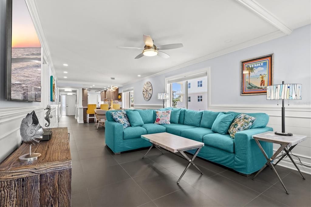 For Sale: $1,275,000 (2 beds, 2 baths, 1515 Square Feet)