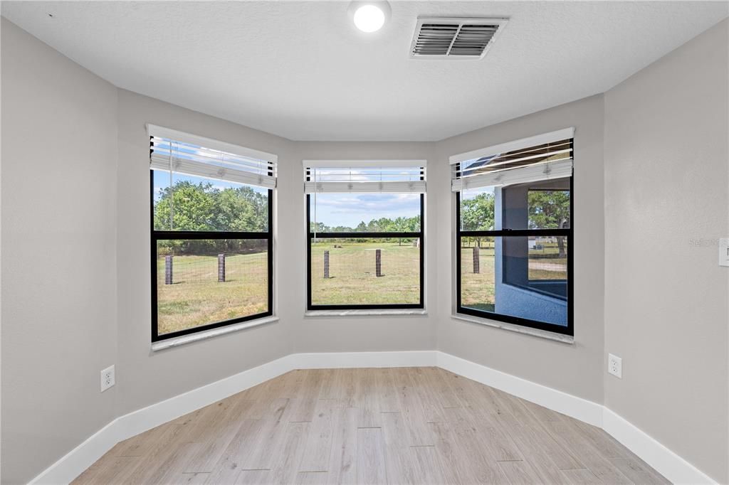 En Venta: $599,000 (3 camas, 2 baños, 1636 Pies cuadrados)