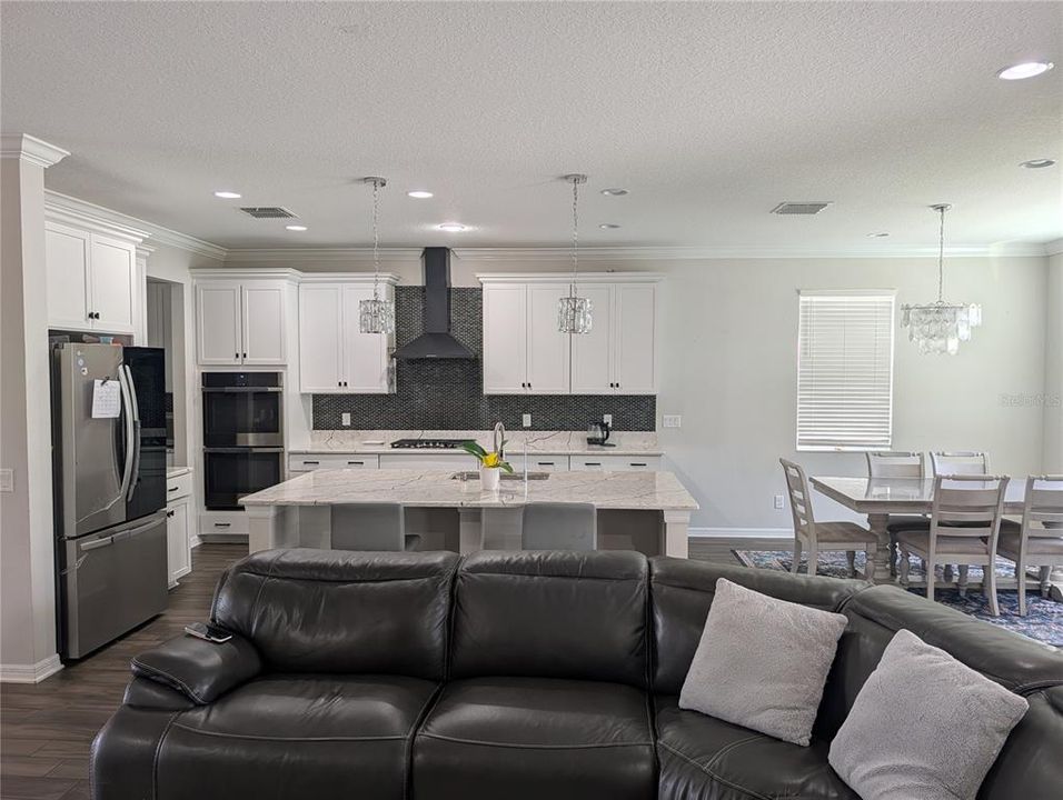 For Rent: $4,300 (5 beds, 4 baths, 3316 Square Feet)
