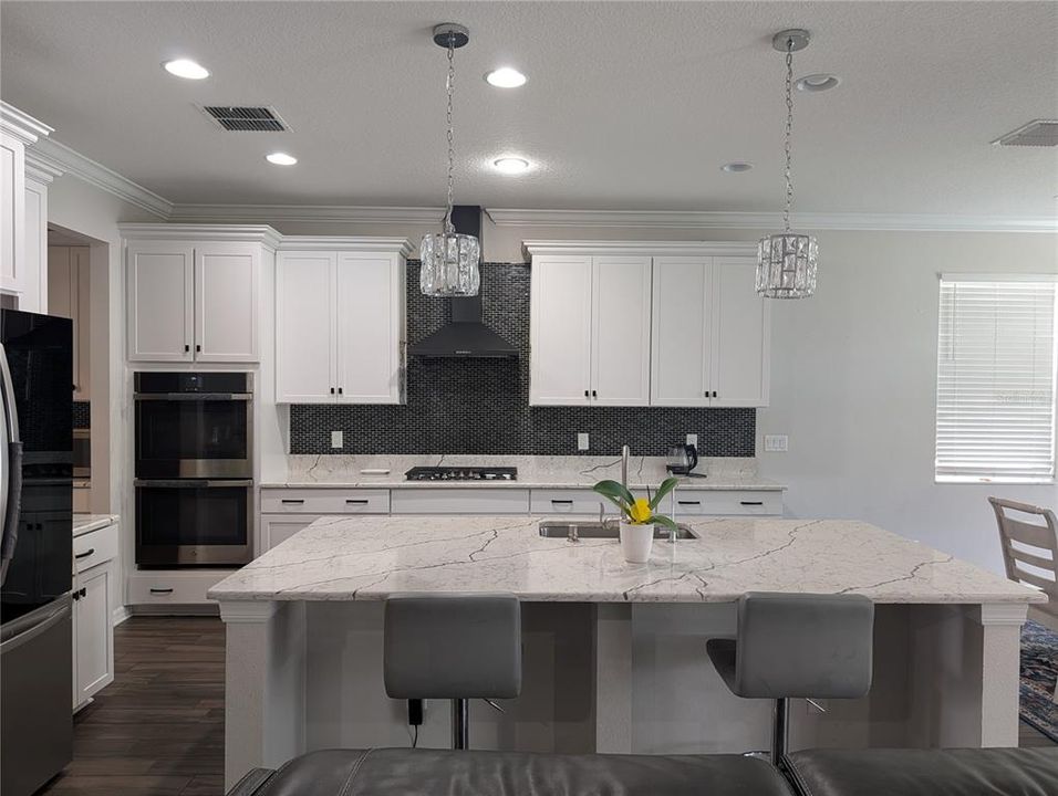 For Rent: $4,300 (5 beds, 4 baths, 3316 Square Feet)