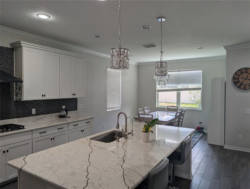 For Rent: $4,300 (5 beds, 4 baths, 3316 Square Feet)