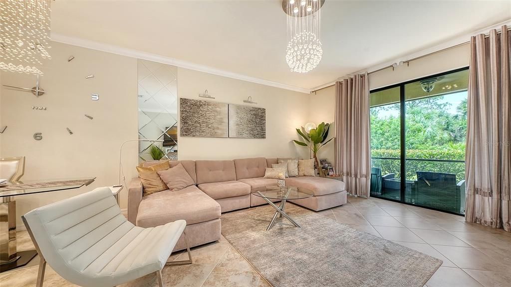 En Venta: $299,000 (3 camas, 2 baños, 1949 Pies cuadrados)