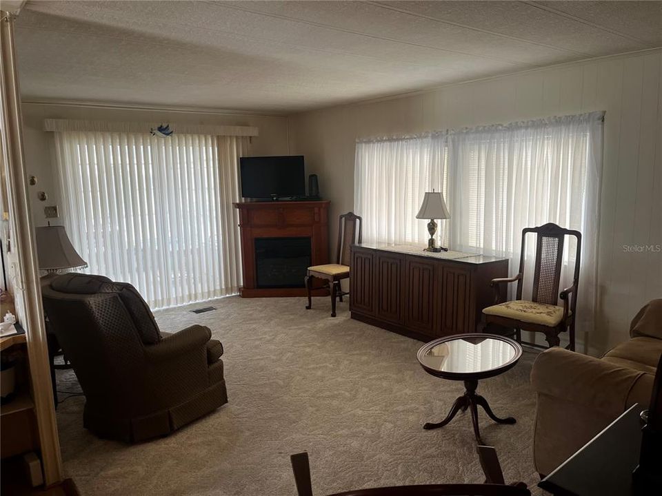 En Venta: $194,500 (2 camas, 2 baños, 1056 Pies cuadrados)