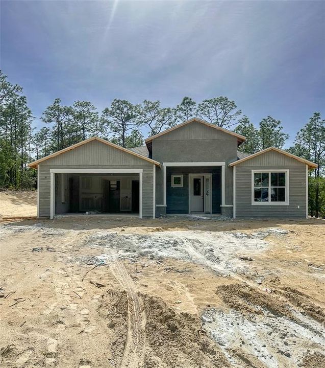 Activo con contrato: $485,000 (3 camas, 3 baños, 2301 Pies cuadrados)