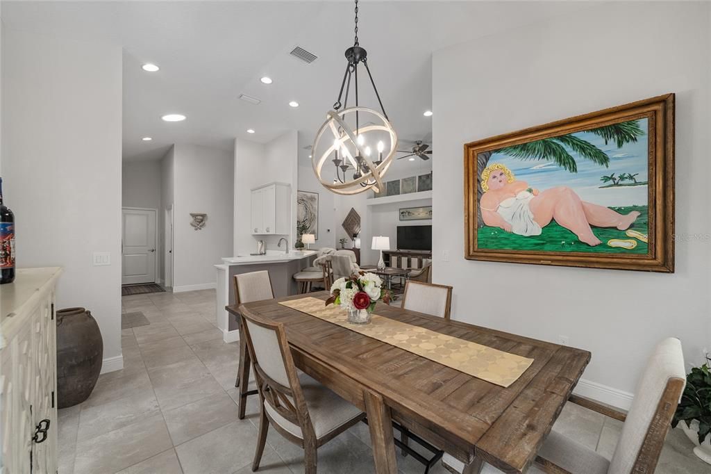 Activo con contrato: $525,000 (3 camas, 2 baños, 1970 Pies cuadrados)
