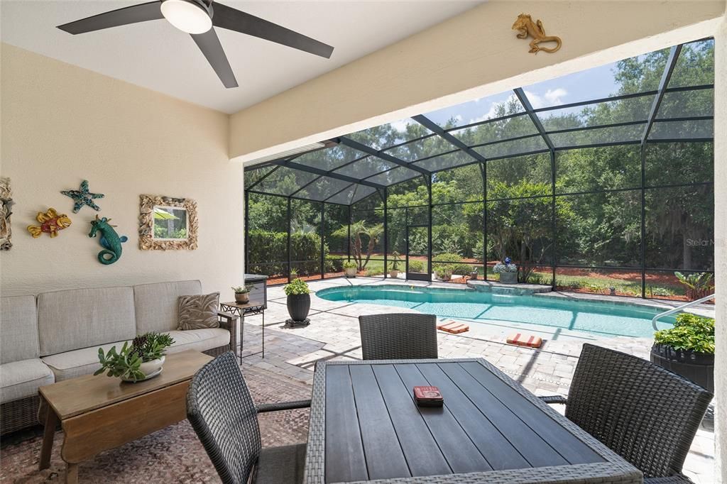 Activo con contrato: $525,000 (3 camas, 2 baños, 1970 Pies cuadrados)