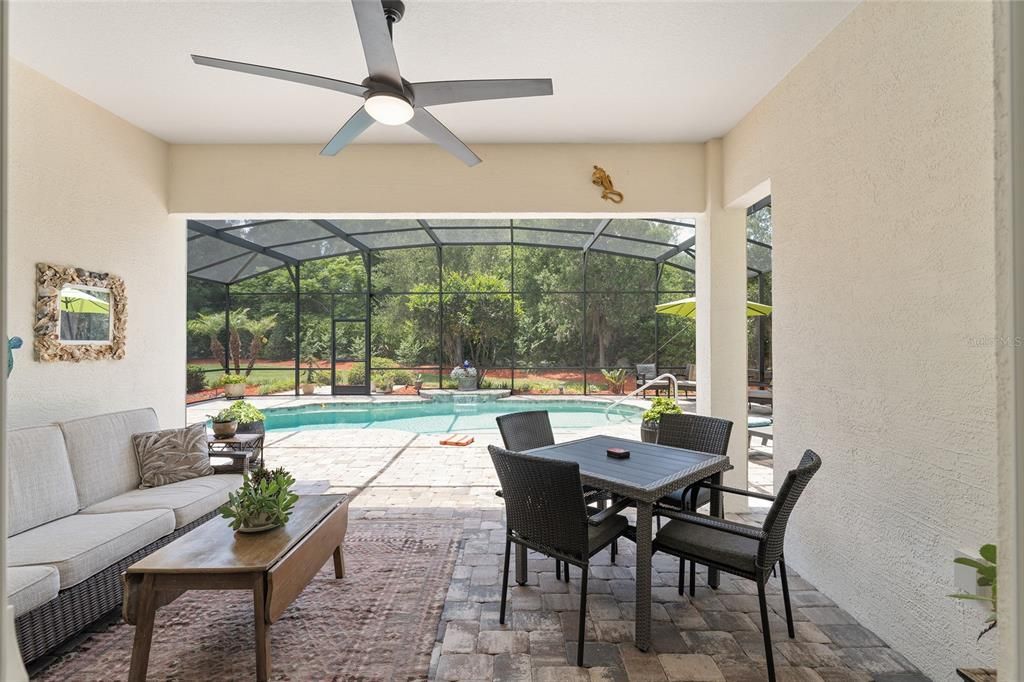 Activo con contrato: $525,000 (3 camas, 2 baños, 1970 Pies cuadrados)
