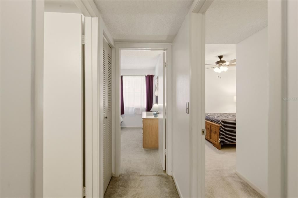 For Sale: $164,900 (2 beds, 2 baths, 897 Square Feet)