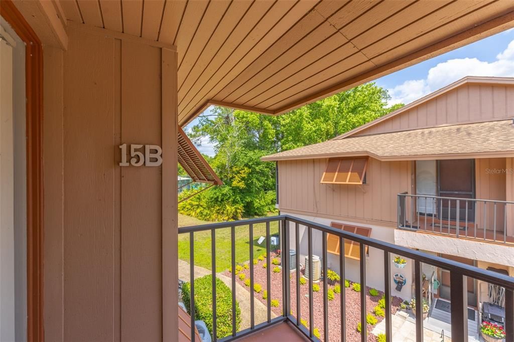 For Sale: $164,900 (2 beds, 2 baths, 897 Square Feet)