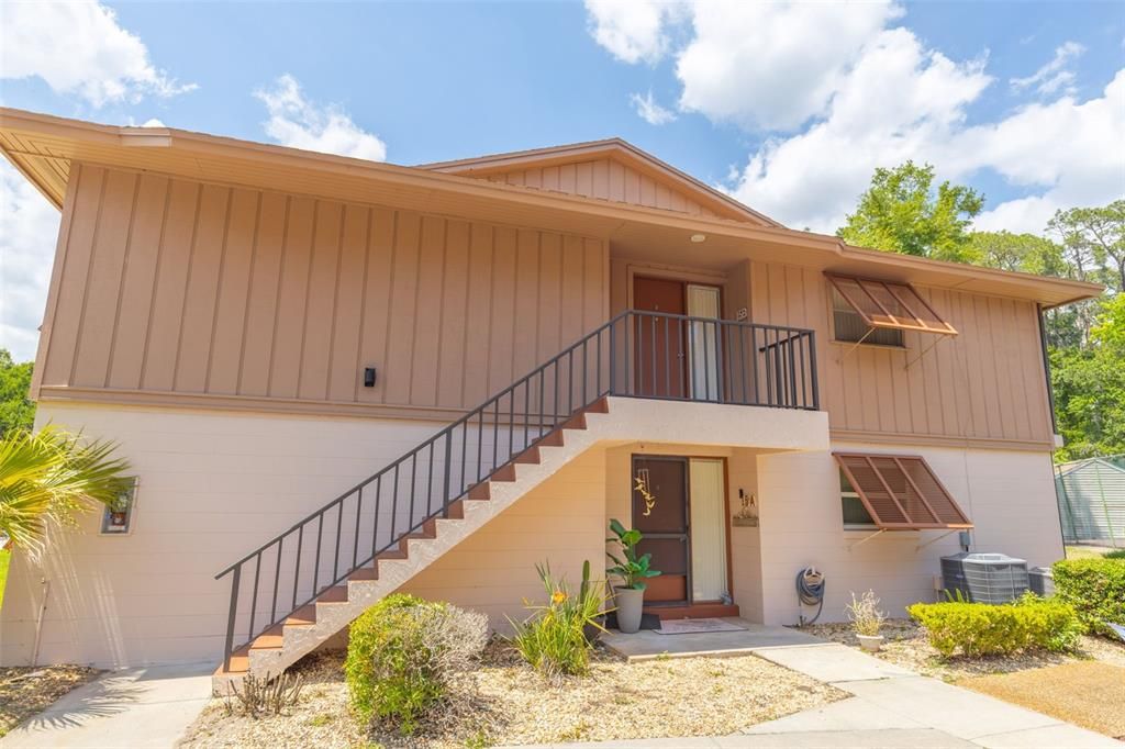 For Sale: $164,900 (2 beds, 2 baths, 897 Square Feet)