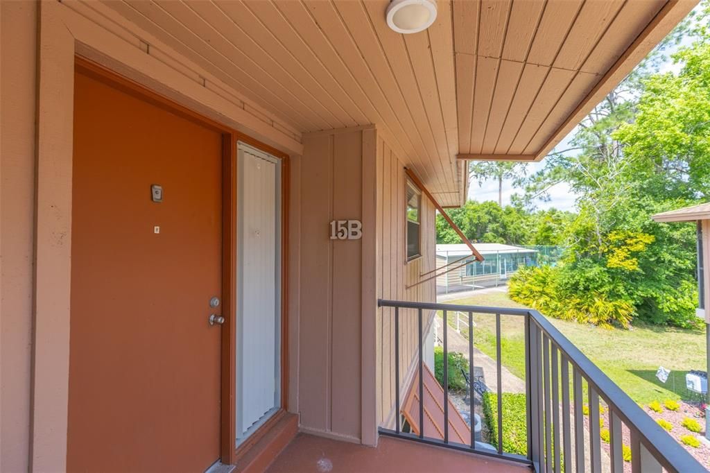 For Sale: $164,900 (2 beds, 2 baths, 897 Square Feet)