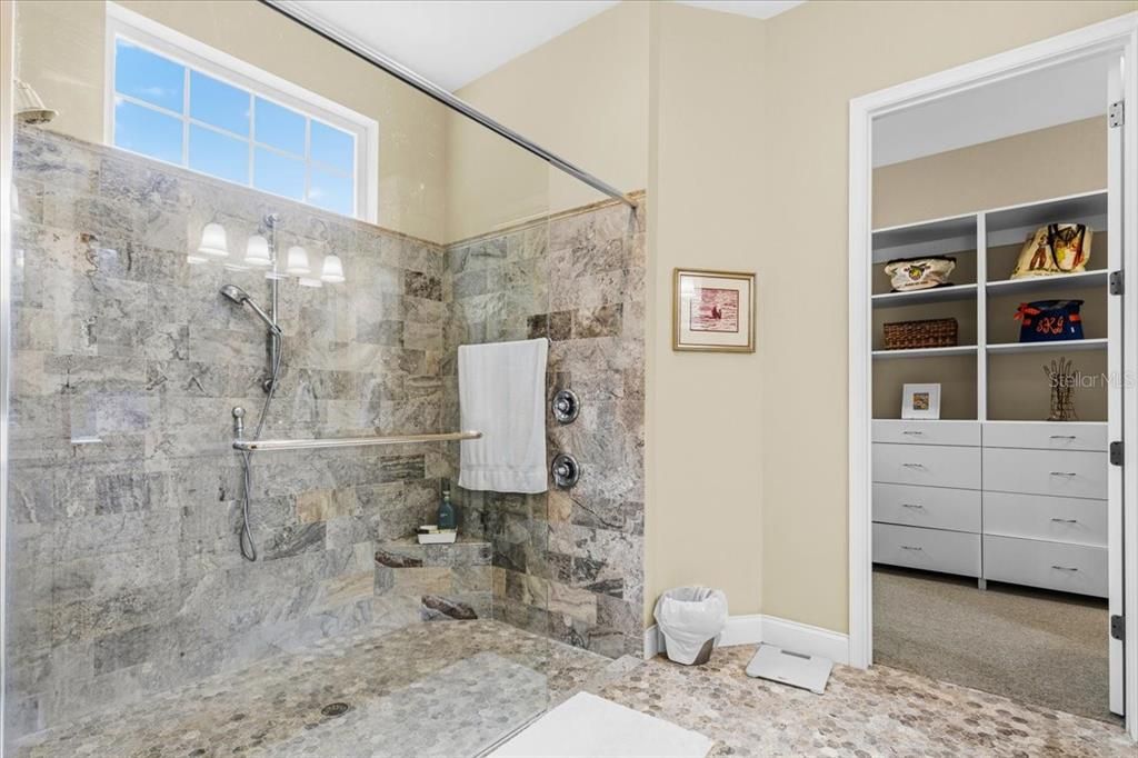 For Sale: $960,000 (3 beds, 3 baths, 3627 Square Feet)