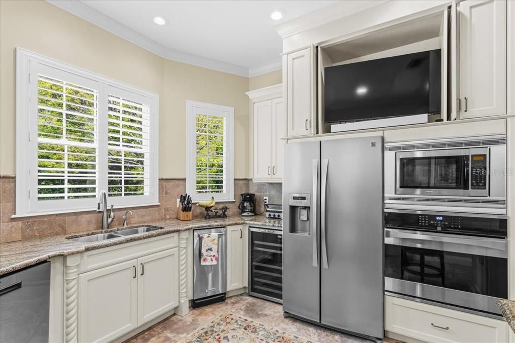 For Sale: $960,000 (3 beds, 3 baths, 3627 Square Feet)