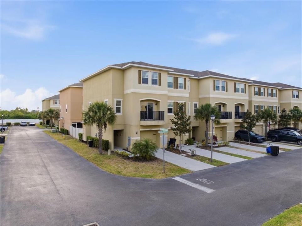For Sale: $265,000 (3 beds, 2 baths, 1652 Square Feet)