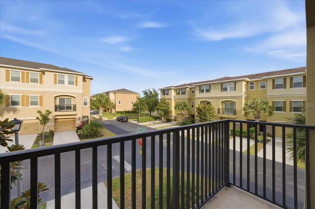 For Sale: $265,000 (3 beds, 2 baths, 1652 Square Feet)