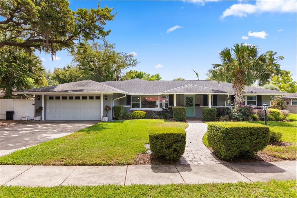 En Venta: $655,000 (3 camas, 2 baños, 2214 Pies cuadrados)
