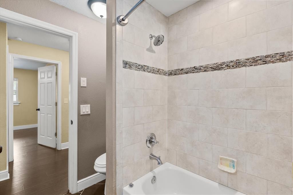 En Venta: $655,000 (3 camas, 2 baños, 2214 Pies cuadrados)