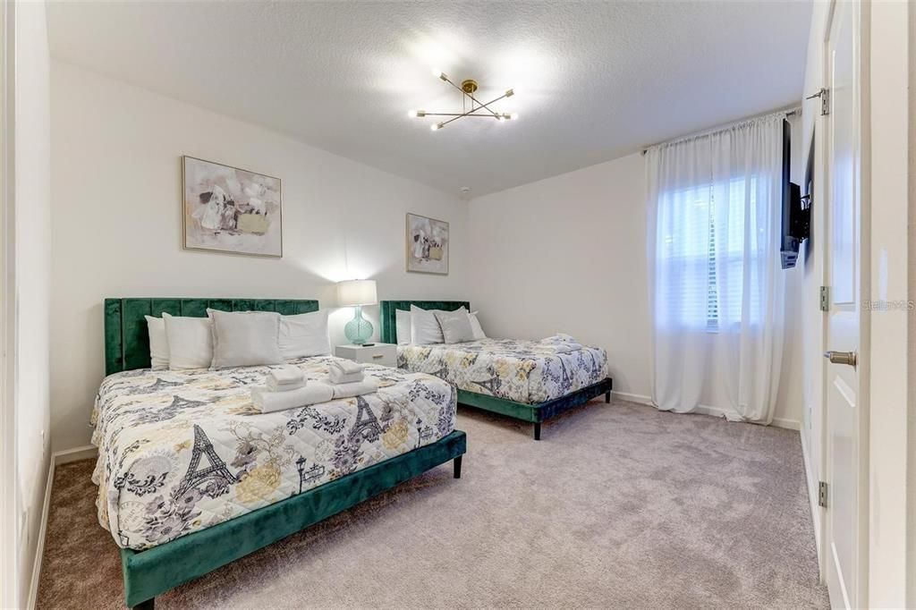For Rent: $5,200 (9 beds, 7 baths, 4267 Square Feet)