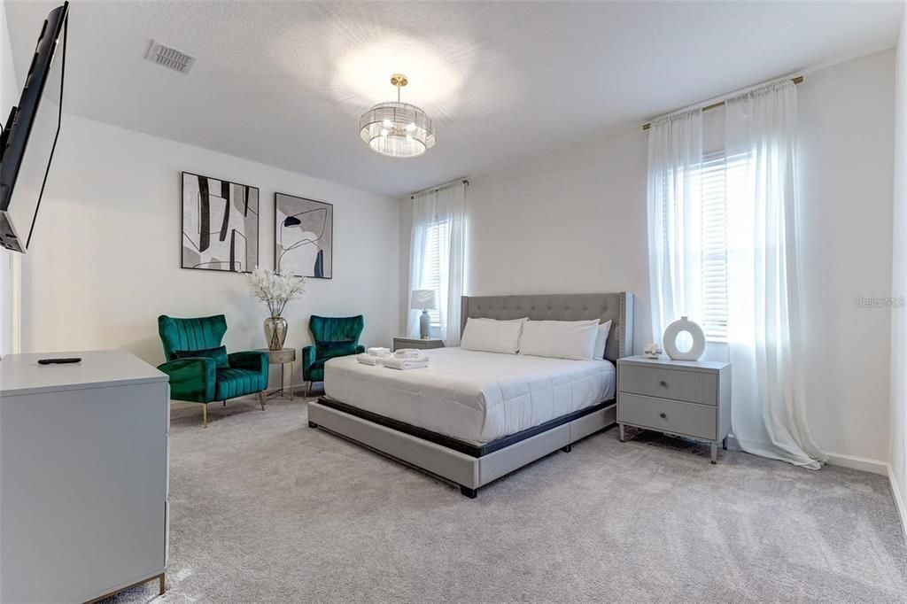 For Rent: $5,200 (9 beds, 7 baths, 4267 Square Feet)