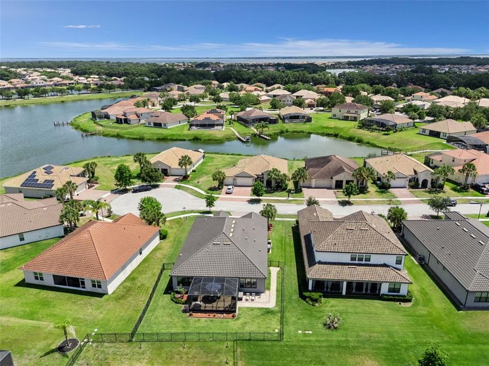 En Venta: $550,000 (4 camas, 3 baños, 2727 Pies cuadrados)