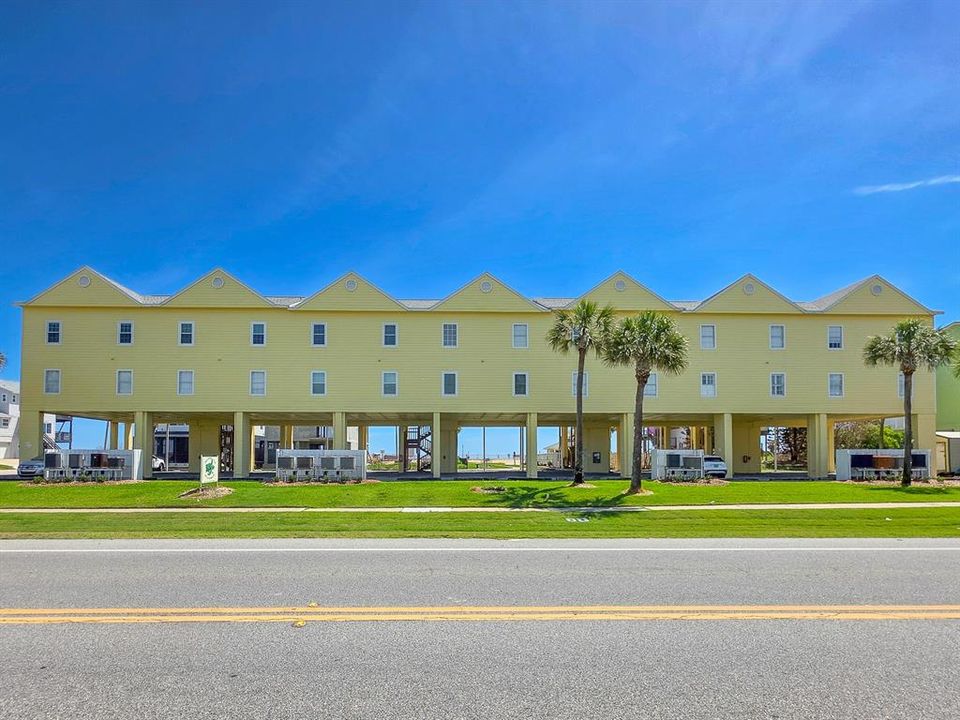 For Sale: $396,000 (2 beds, 1 baths, 800 Square Feet)