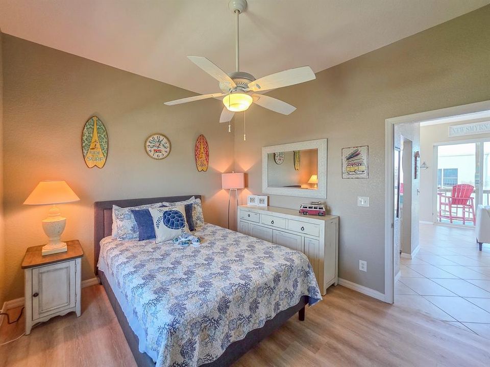 For Sale: $396,000 (2 beds, 1 baths, 800 Square Feet)