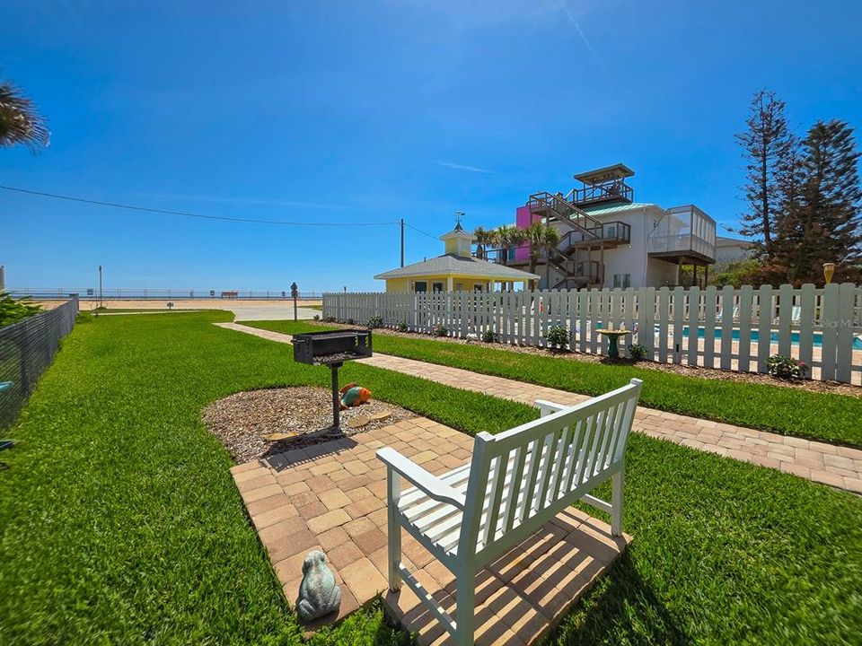 For Sale: $396,000 (2 beds, 1 baths, 800 Square Feet)