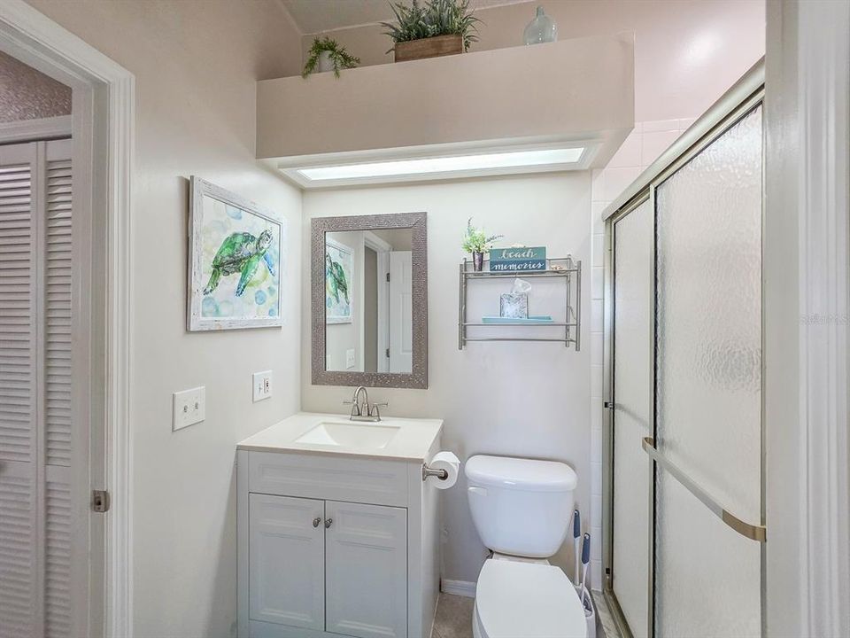 For Sale: $396,000 (2 beds, 1 baths, 800 Square Feet)