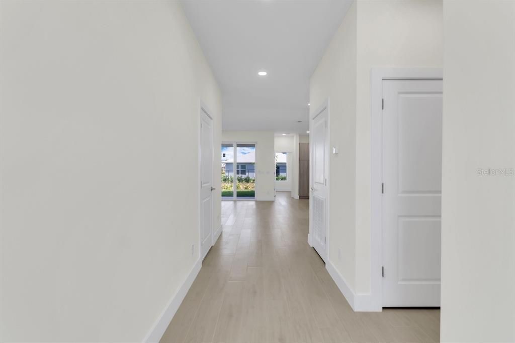 For Rent: $2,500 (4 beds, 3 baths, 1807 Square Feet)