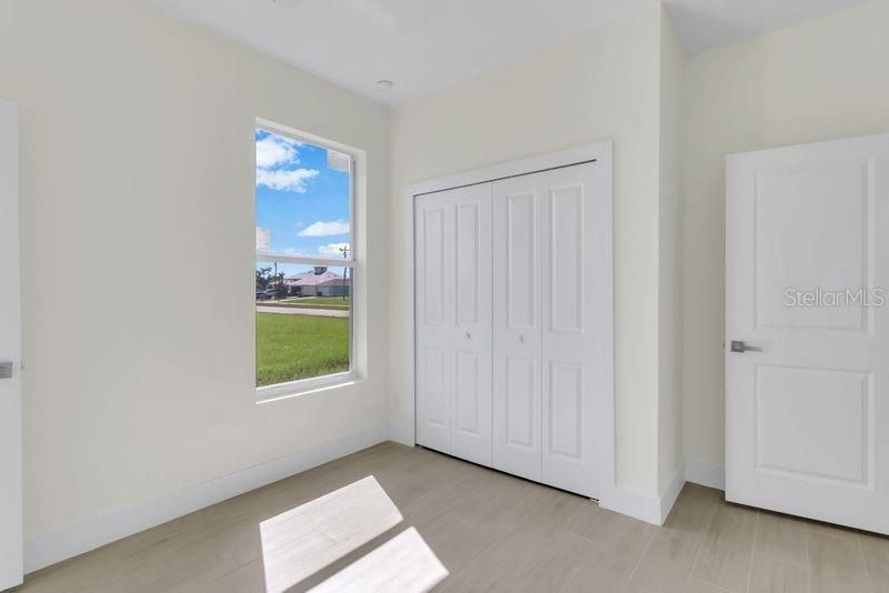 For Rent: $2,500 (4 beds, 3 baths, 1807 Square Feet)