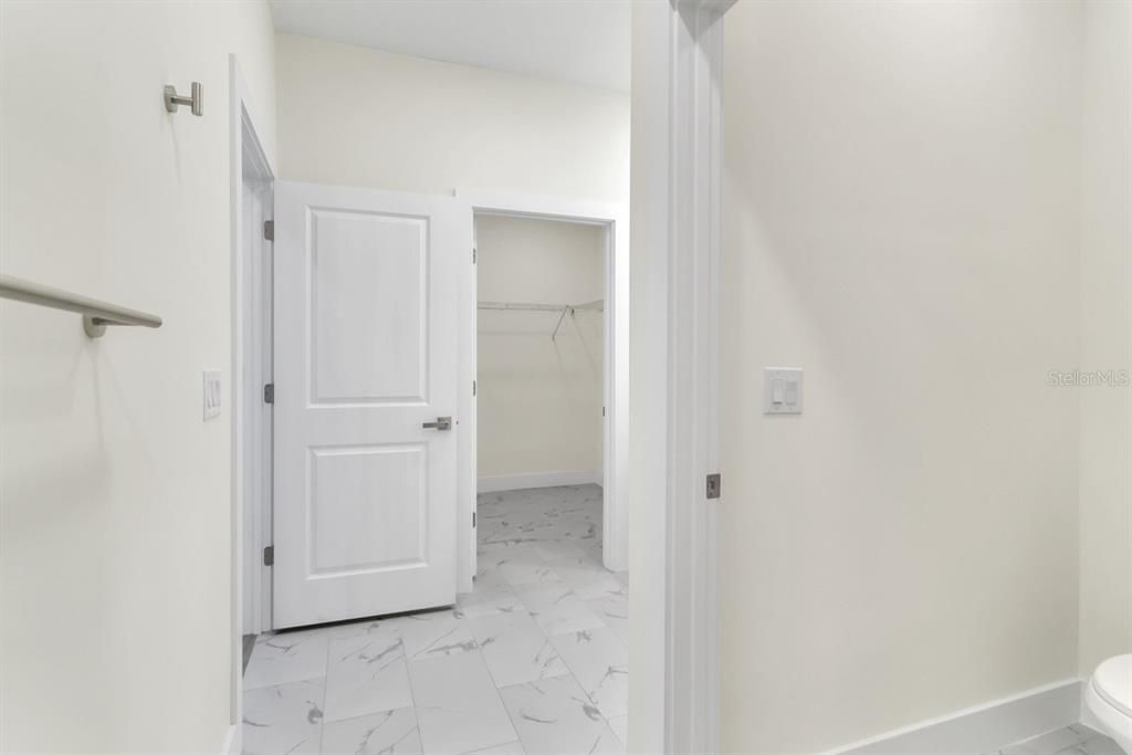 For Rent: $2,500 (4 beds, 3 baths, 1807 Square Feet)