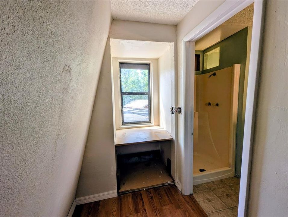 На продажу: $275,000 (2 спален, 2 ванн, 1334 Квадратных фут)