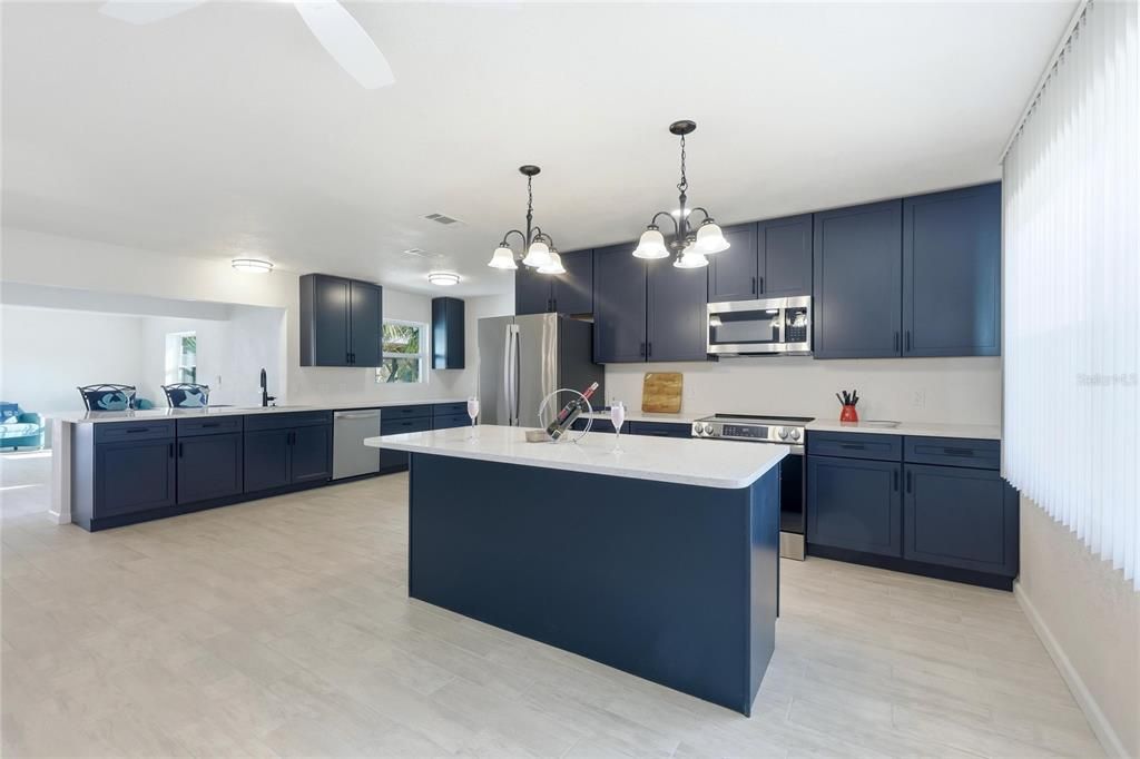 En Venta: $875,000 (3 camas, 2 baños, 2137 Pies cuadrados)